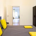 Cosy 2 Bedroom Apartment for 8 in Berlin Neukölln
